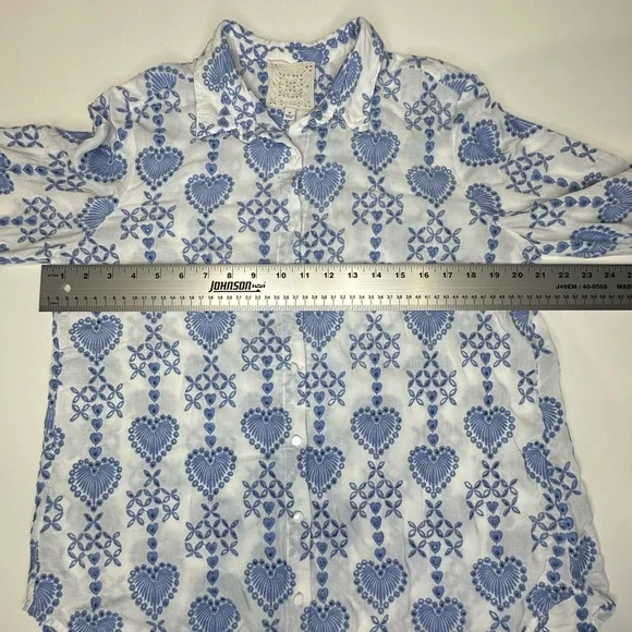 Johnny White Maeve 3/4 Sleeve Button Down w/blue heart embroidery. Size M. EUC! - Picture 7 of 10